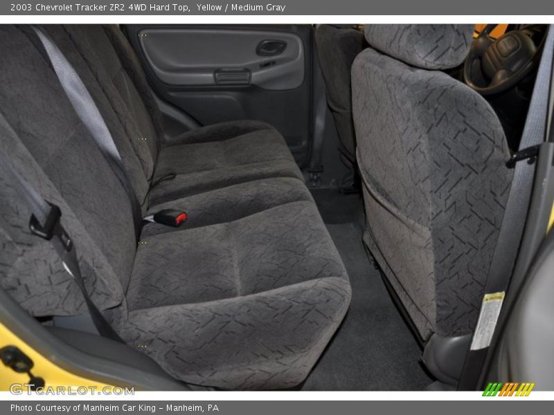 Yellow / Medium Gray 2003 Chevrolet Tracker ZR2 4WD Hard Top