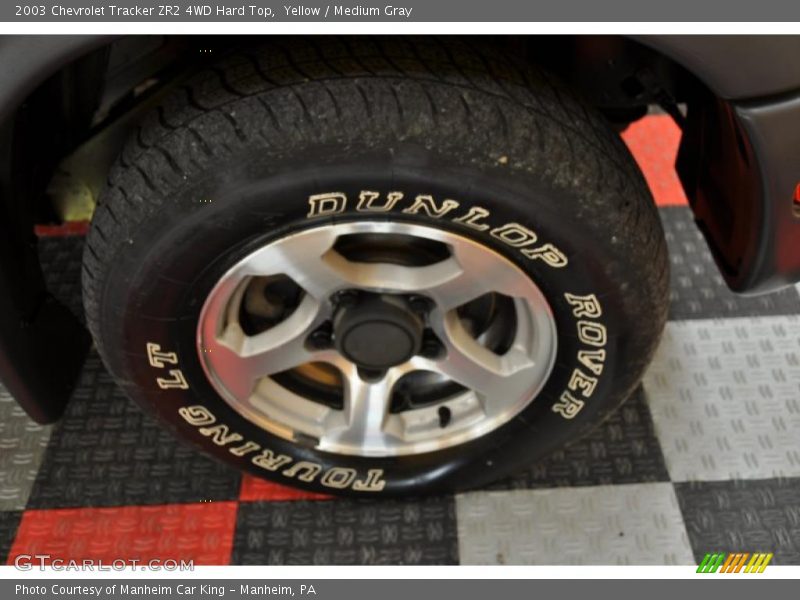 Yellow / Medium Gray 2003 Chevrolet Tracker ZR2 4WD Hard Top