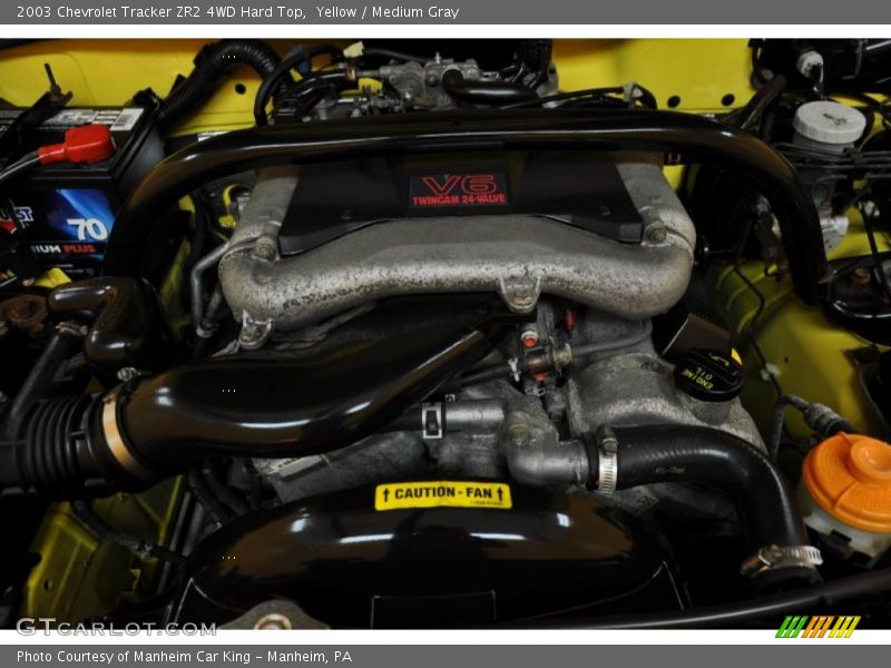 Yellow / Medium Gray 2003 Chevrolet Tracker ZR2 4WD Hard Top