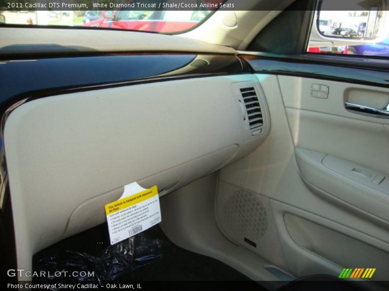 White Diamond Tricoat / Shale/Cocoa Aniline Seats 2011 Cadillac DTS Premium