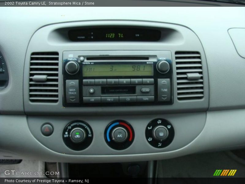Stratosphere Mica / Stone 2002 Toyota Camry LE