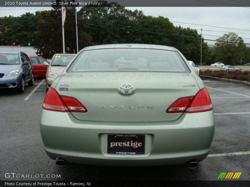 Silver Pine Mica / Ivory 2010 Toyota Avalon Limited