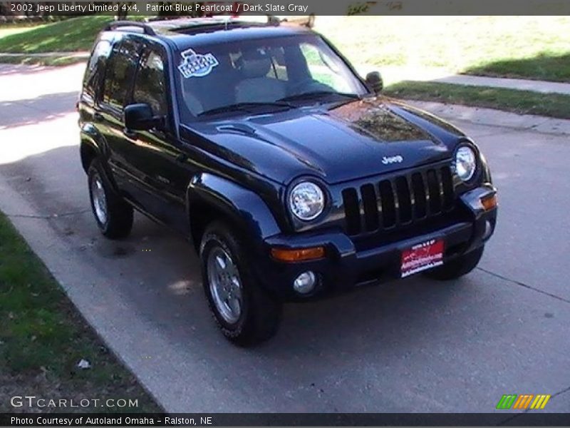 Patriot Blue Pearlcoat / Dark Slate Gray 2002 Jeep Liberty Limited 4x4