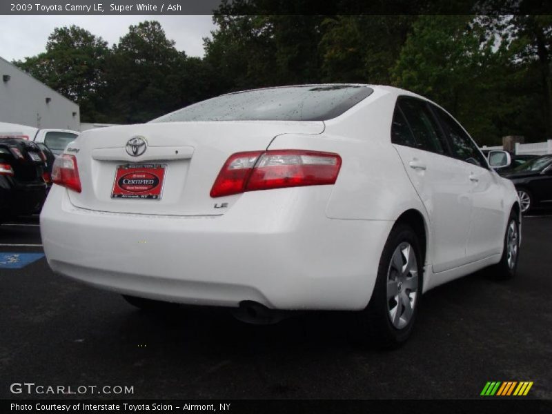 Super White / Ash 2009 Toyota Camry LE