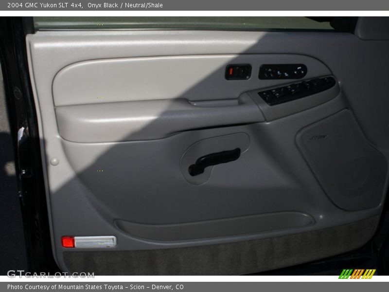 Onyx Black / Neutral/Shale 2004 GMC Yukon SLT 4x4