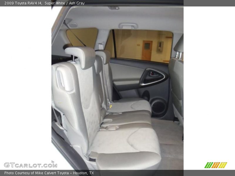 Super White / Ash Gray 2009 Toyota RAV4 I4