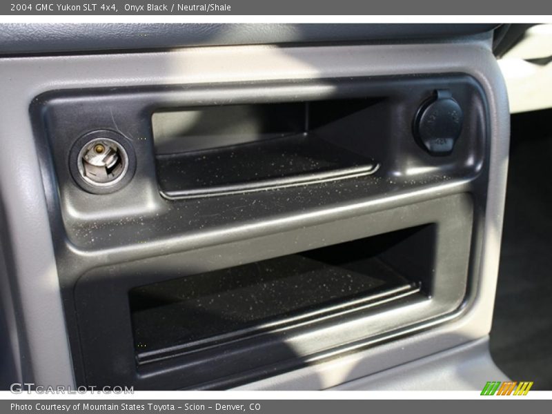 Onyx Black / Neutral/Shale 2004 GMC Yukon SLT 4x4