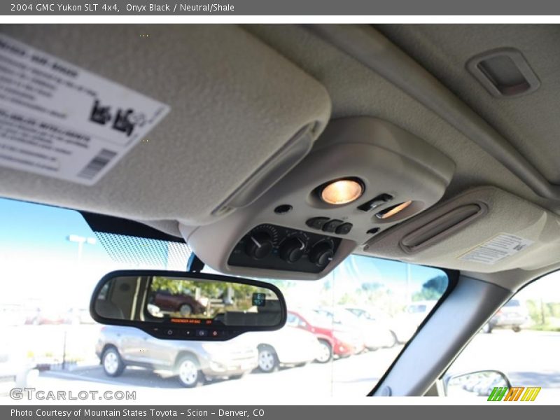 Onyx Black / Neutral/Shale 2004 GMC Yukon SLT 4x4
