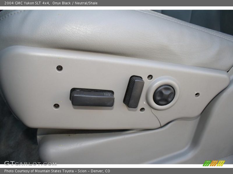 Onyx Black / Neutral/Shale 2004 GMC Yukon SLT 4x4
