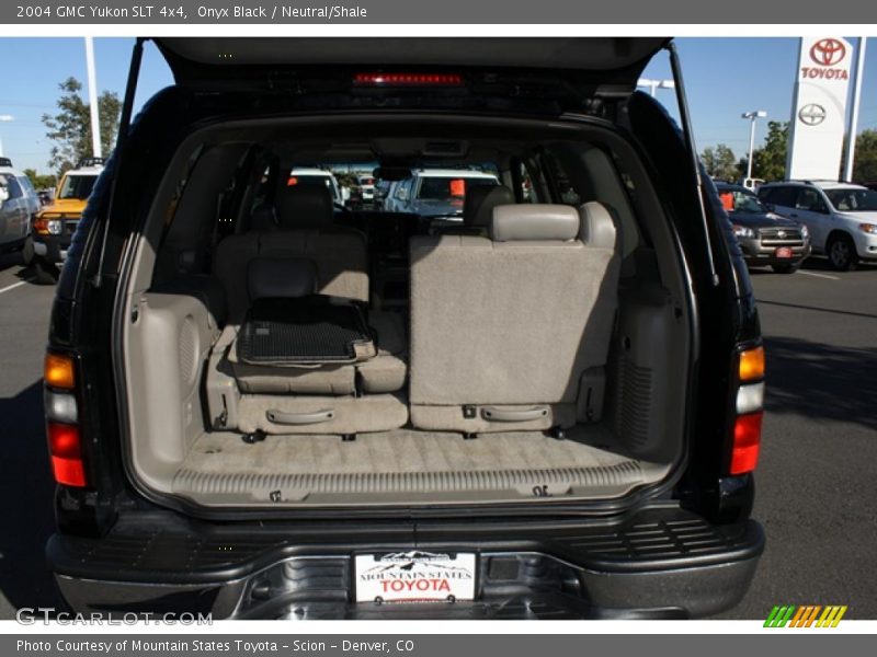 Onyx Black / Neutral/Shale 2004 GMC Yukon SLT 4x4