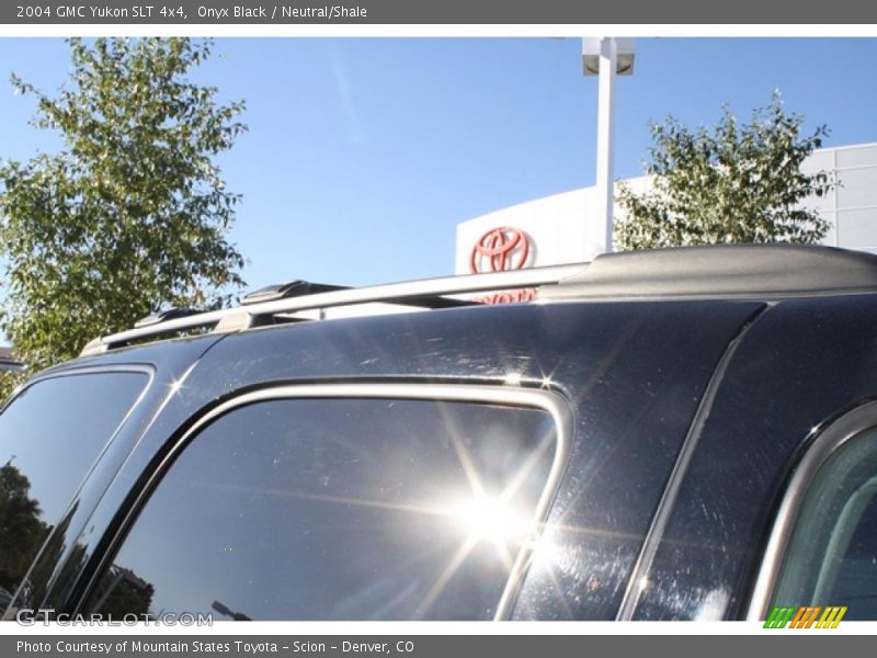 Onyx Black / Neutral/Shale 2004 GMC Yukon SLT 4x4