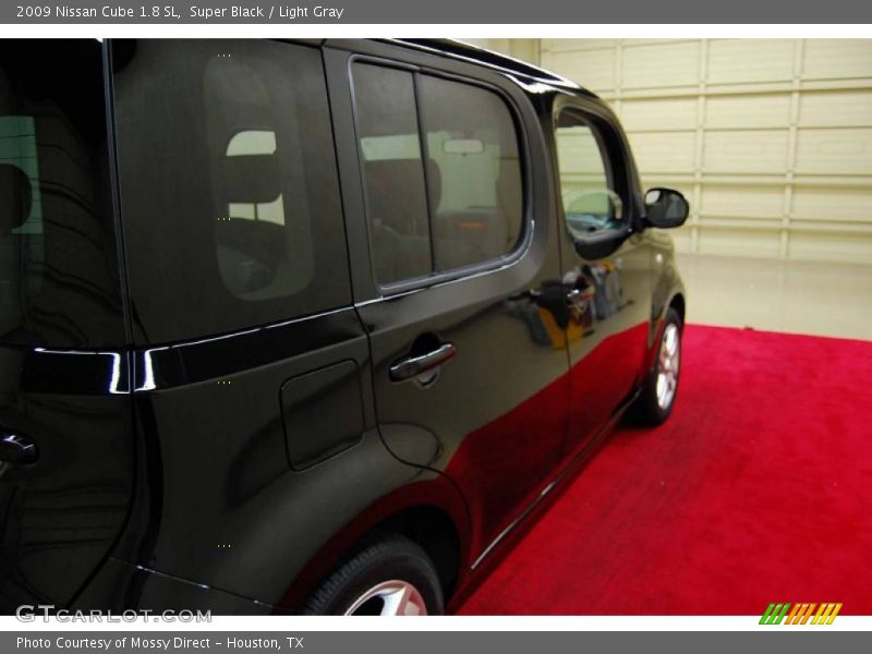 Super Black / Light Gray 2009 Nissan Cube 1.8 SL