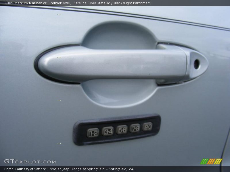 Satellite Silver Metallic / Black/Light Parchment 2005 Mercury Mariner V6 Premier 4WD