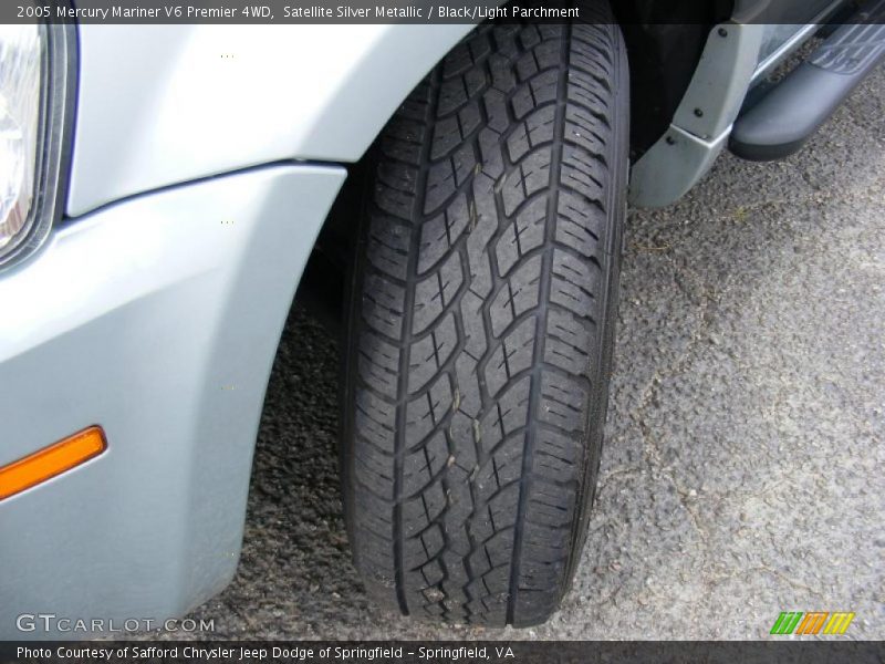Satellite Silver Metallic / Black/Light Parchment 2005 Mercury Mariner V6 Premier 4WD