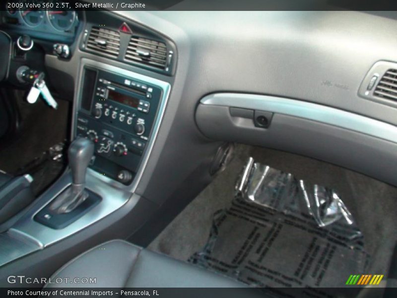 Silver Metallic / Graphite 2009 Volvo S60 2.5T