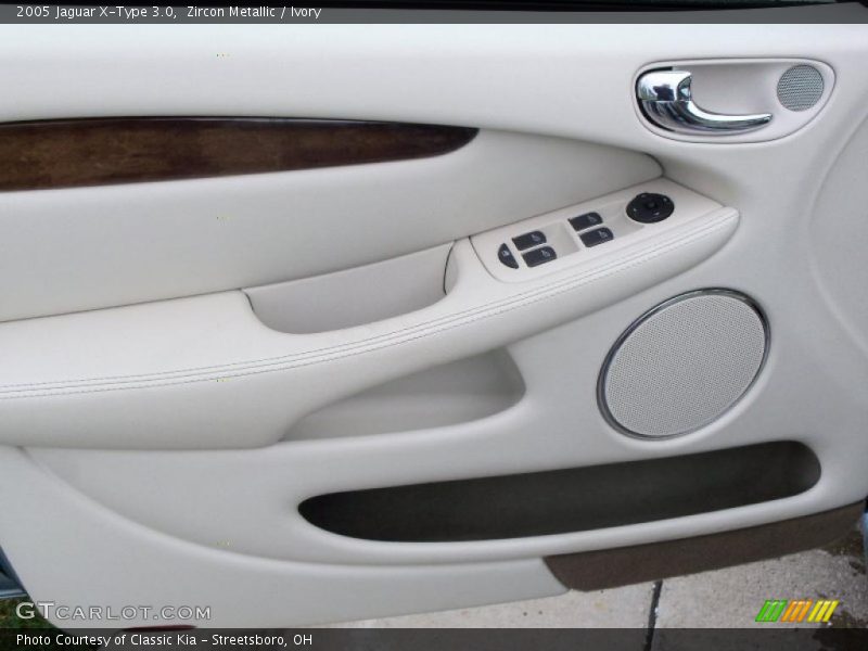 Zircon Metallic / Ivory 2005 Jaguar X-Type 3.0