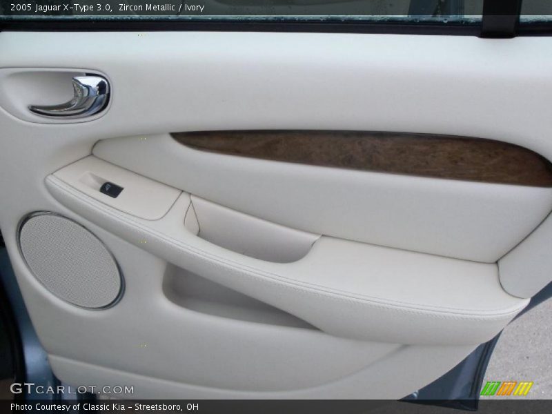 Zircon Metallic / Ivory 2005 Jaguar X-Type 3.0