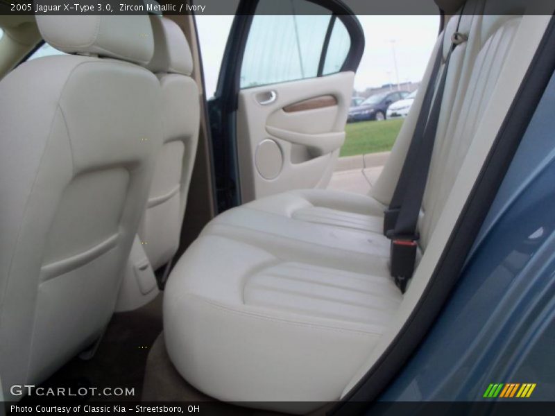 Zircon Metallic / Ivory 2005 Jaguar X-Type 3.0