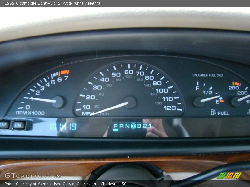 Arctic White / Neutral 1999 Oldsmobile Eighty-Eight