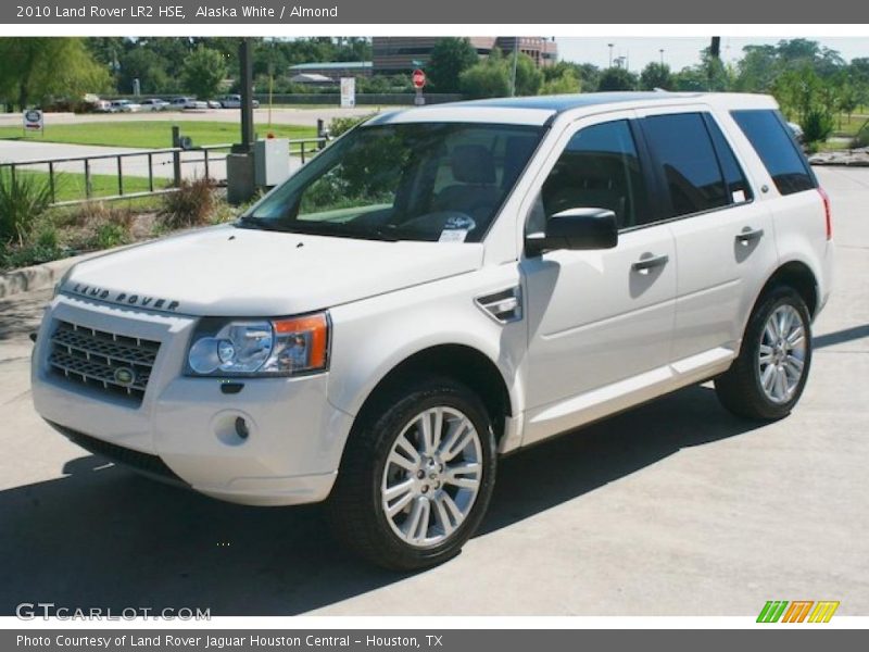 Alaska White / Almond 2010 Land Rover LR2 HSE