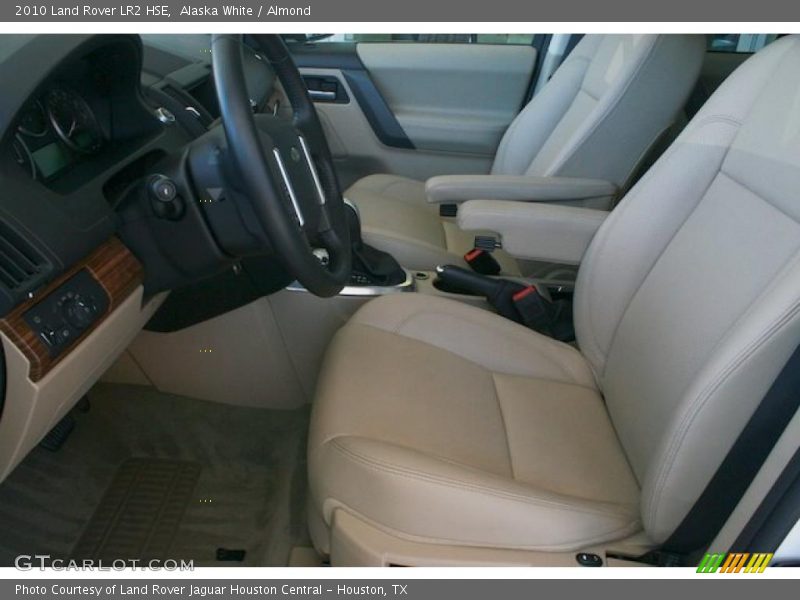 Alaska White / Almond 2010 Land Rover LR2 HSE