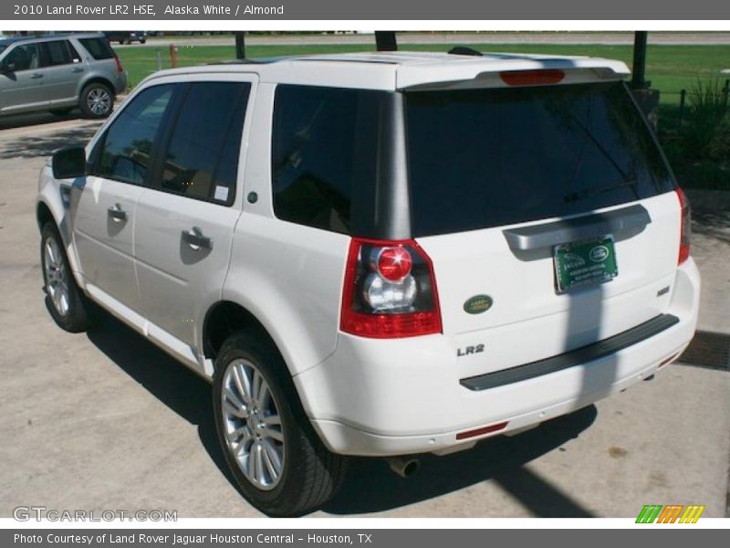 Alaska White / Almond 2010 Land Rover LR2 HSE