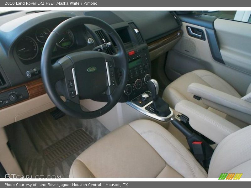 Alaska White / Almond 2010 Land Rover LR2 HSE