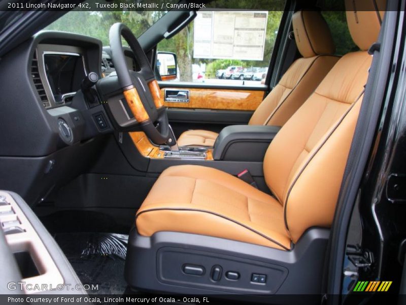 Tuxedo Black Metallic / Canyon/Black 2011 Lincoln Navigator 4x2