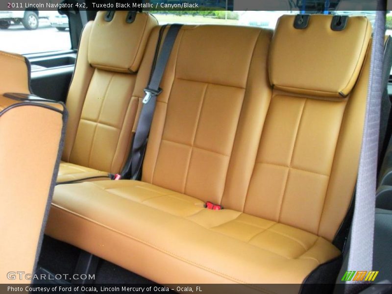 Tuxedo Black Metallic / Canyon/Black 2011 Lincoln Navigator 4x2