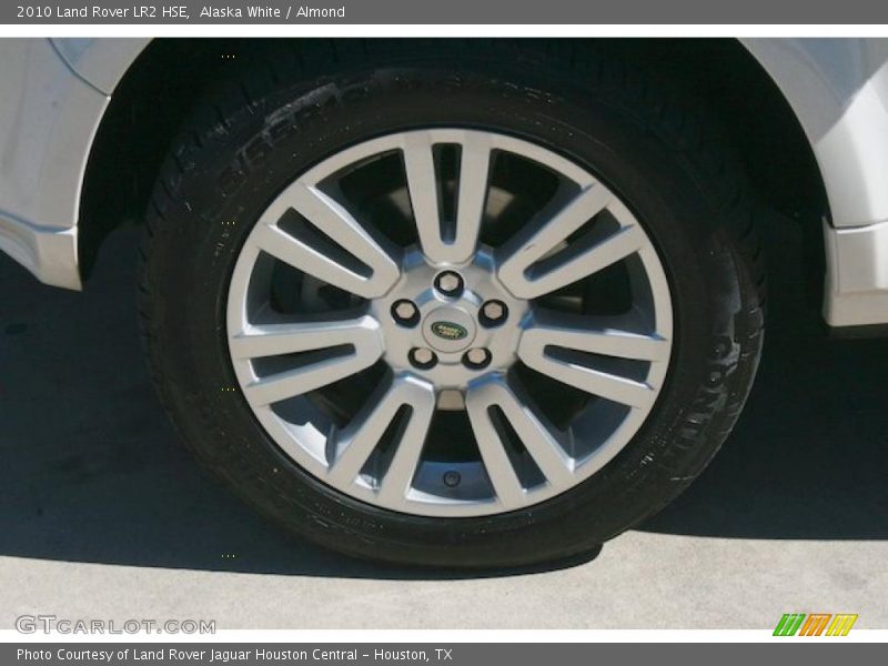 Alaska White / Almond 2010 Land Rover LR2 HSE