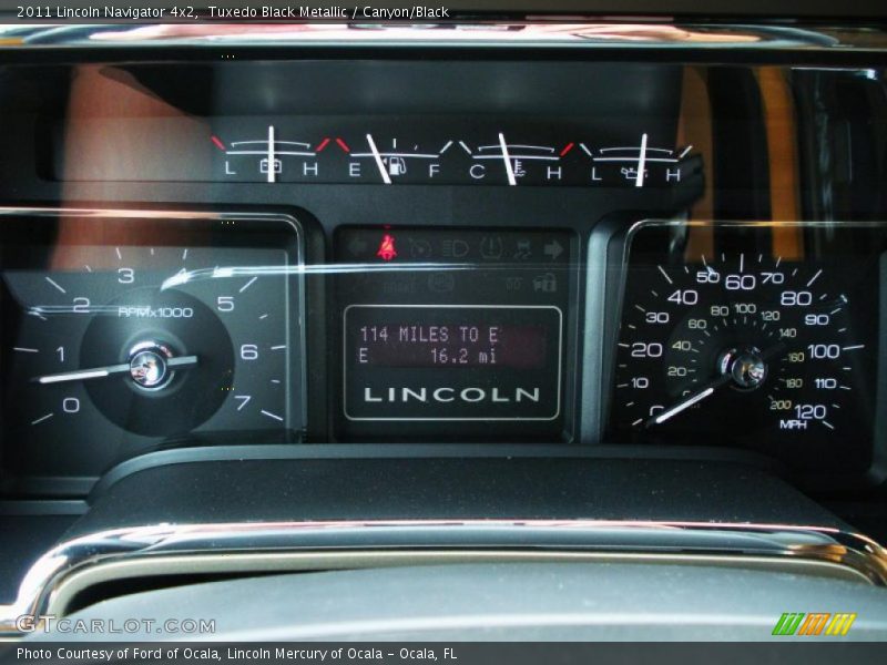Tuxedo Black Metallic / Canyon/Black 2011 Lincoln Navigator 4x2