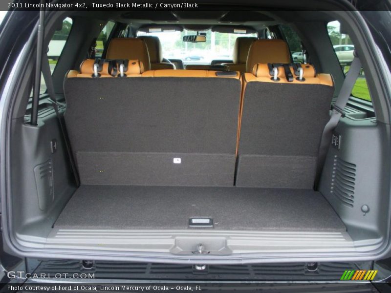 Tuxedo Black Metallic / Canyon/Black 2011 Lincoln Navigator 4x2