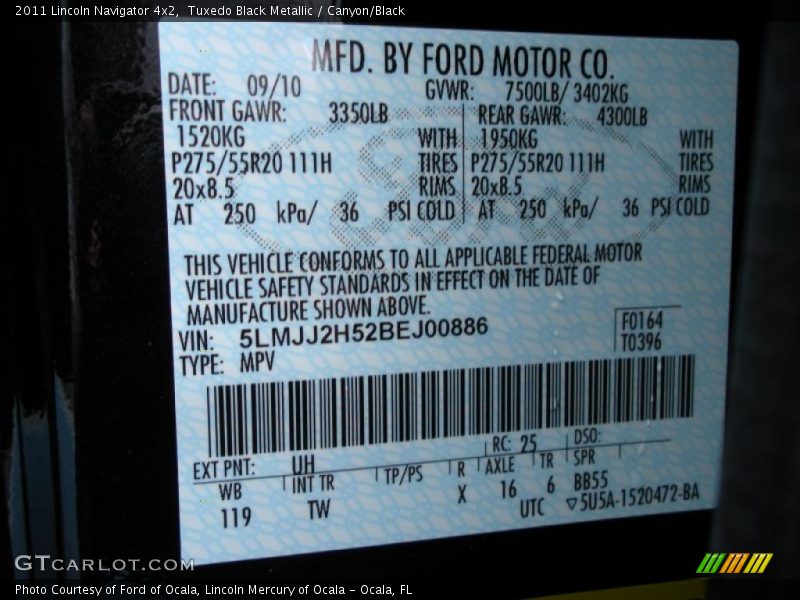 Tuxedo Black Metallic / Canyon/Black 2011 Lincoln Navigator 4x2