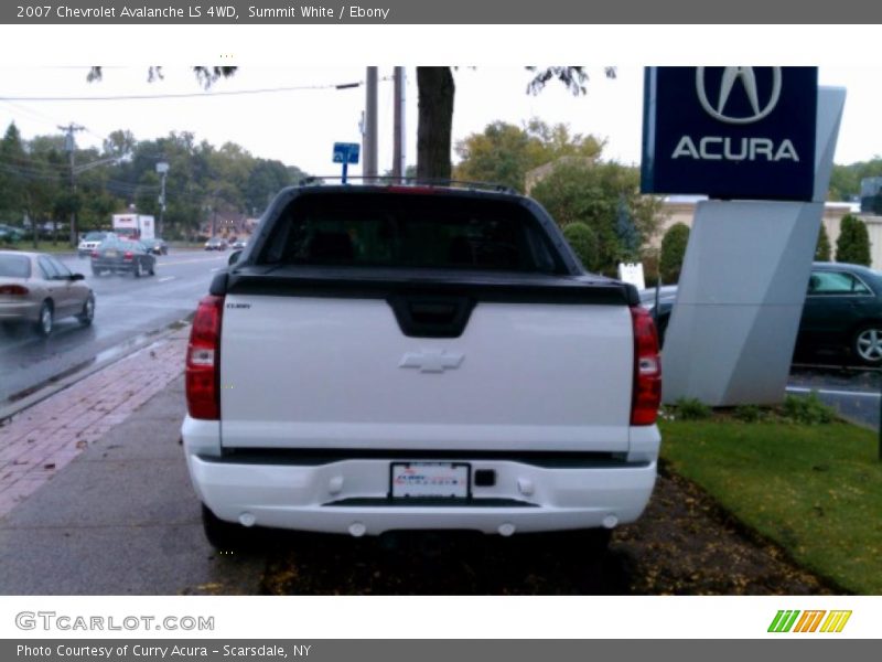 Summit White / Ebony 2007 Chevrolet Avalanche LS 4WD