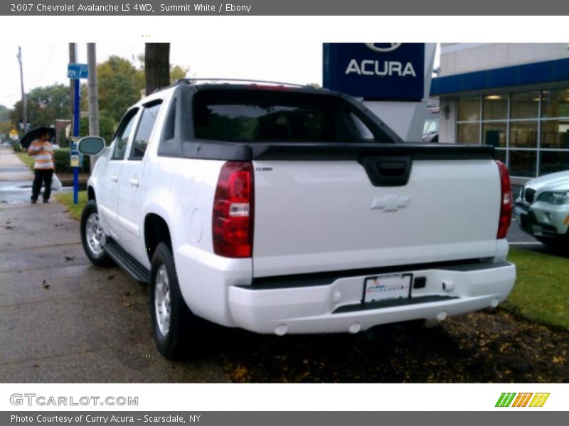 Summit White / Ebony 2007 Chevrolet Avalanche LS 4WD