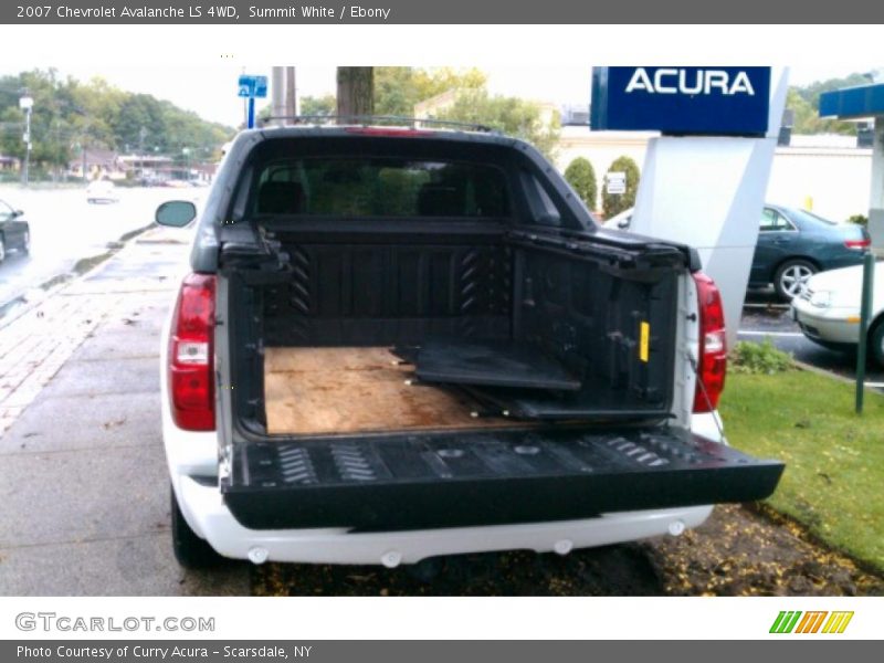 Summit White / Ebony 2007 Chevrolet Avalanche LS 4WD