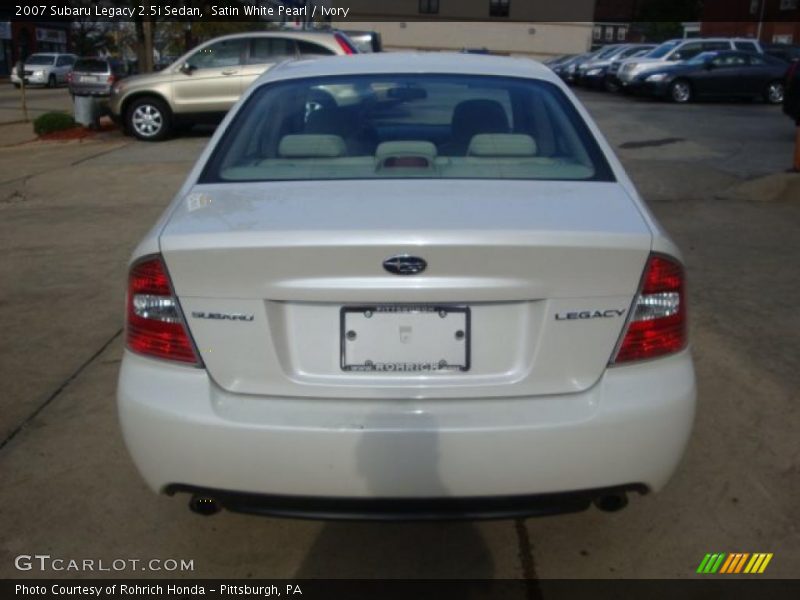 Satin White Pearl / Ivory 2007 Subaru Legacy 2.5i Sedan