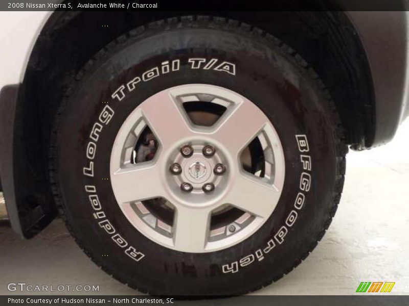 Avalanche White / Charcoal 2008 Nissan Xterra S