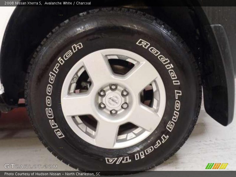 Avalanche White / Charcoal 2008 Nissan Xterra S