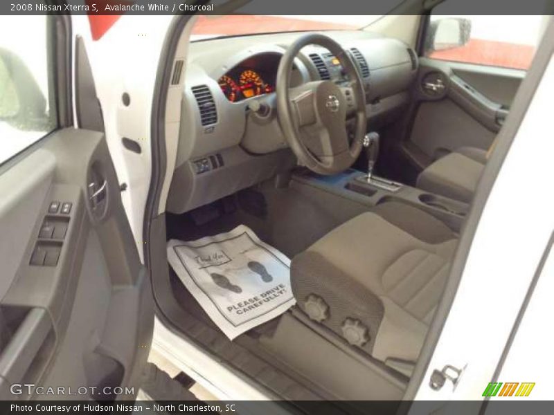 Avalanche White / Charcoal 2008 Nissan Xterra S