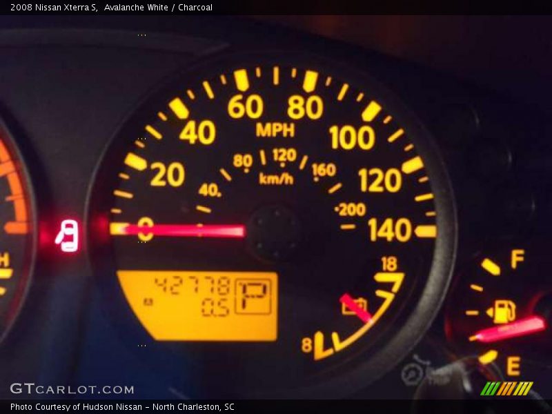 Avalanche White / Charcoal 2008 Nissan Xterra S