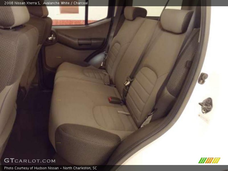 Avalanche White / Charcoal 2008 Nissan Xterra S