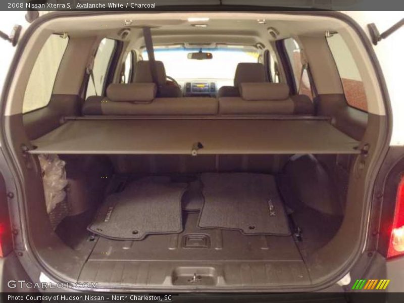 Avalanche White / Charcoal 2008 Nissan Xterra S