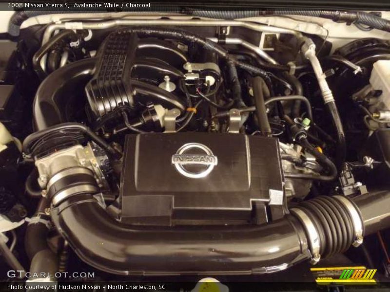 Avalanche White / Charcoal 2008 Nissan Xterra S