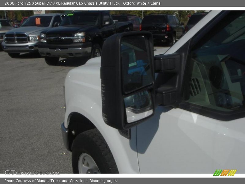 Oxford White / Camel 2008 Ford F250 Super Duty XL Regular Cab Chassis Utility Truck