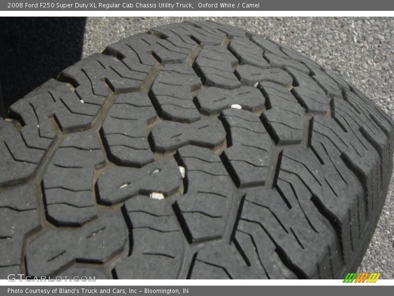 Oxford White / Camel 2008 Ford F250 Super Duty XL Regular Cab Chassis Utility Truck