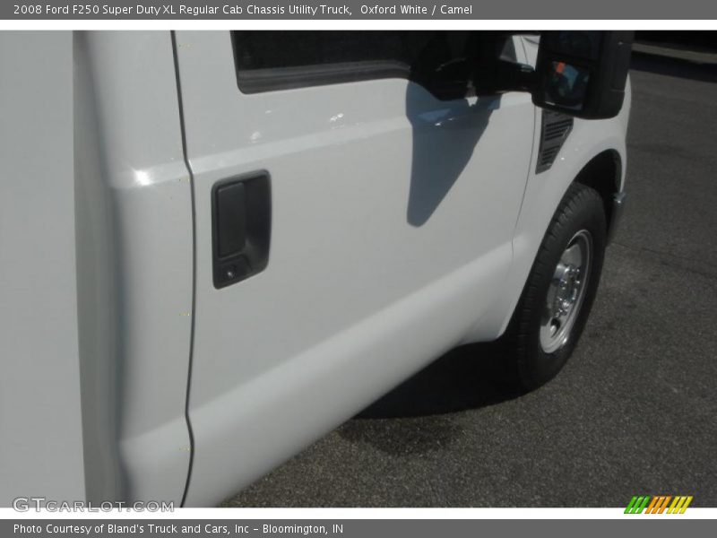 Oxford White / Camel 2008 Ford F250 Super Duty XL Regular Cab Chassis Utility Truck