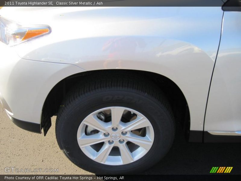 Classic Silver Metallic / Ash 2011 Toyota Highlander SE