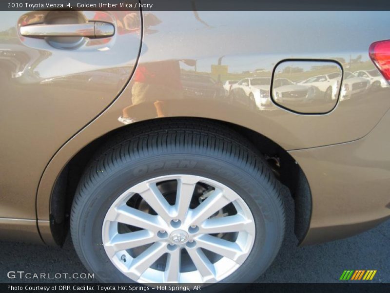 Golden Umber Mica / Ivory 2010 Toyota Venza I4