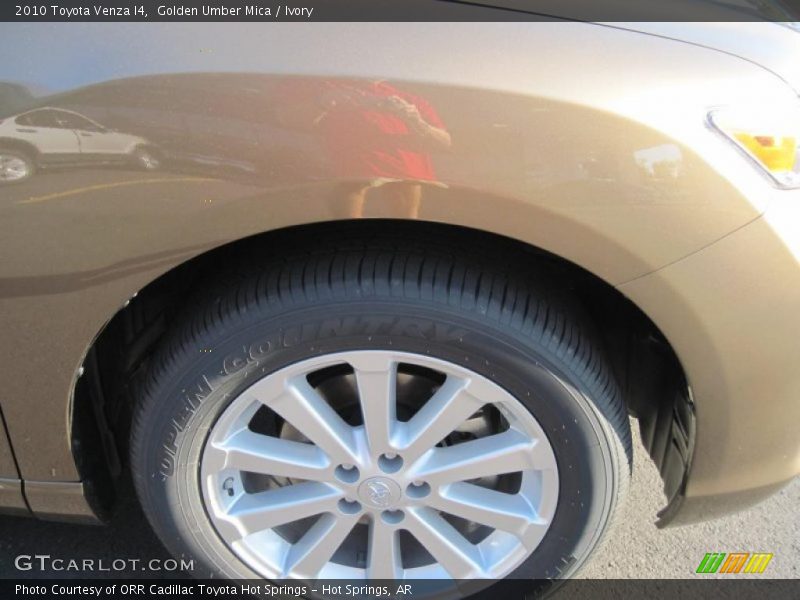 Golden Umber Mica / Ivory 2010 Toyota Venza I4